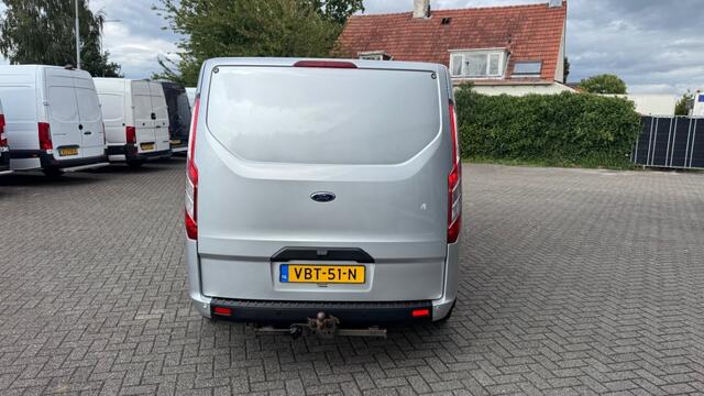 Ford TRANSIT CUSTOM 2.0 TDCI 96KW 131PK AUTOMAAT EURO 6 AIRCO/ NAVIGATIE/ CRUISE CONTROL/ PARKEERSENSOREN/ 100% DEALERONDERHOUDEN