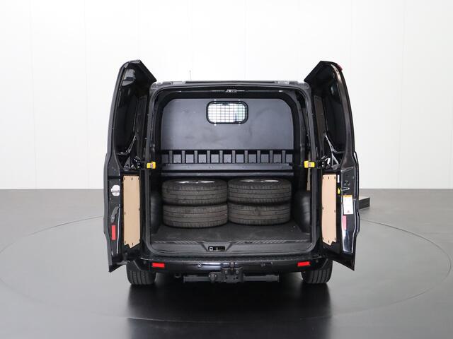 Ford TRANSIT CUSTOM 2.0TDCi 130PK Automaat Dubbele Cabine Limited | Navigatie | Camera | 2xSchuifdeur | Trekhaak | Airco | Cruise