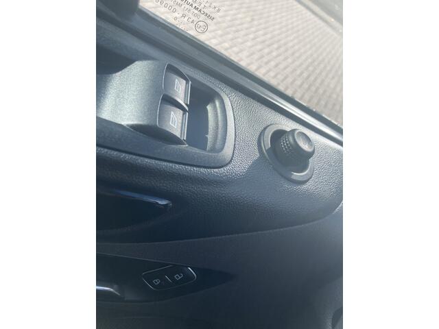 Ford TRANSIT CUSTOM 300 2.0 TDCI L2H1 Limited DC | Stoelverwarming | Achteruit rijcamera | Trekhaak |