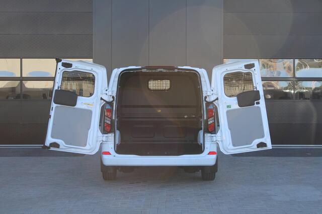 Ford TRANSIT CUSTOM 320 2.0 TDCI L2H1 Limited DC 170pk - Adaptive Cruise - Navi - 2x Schuifdeur - Verwarmd stuur - 70l tank - 17" LM velgen - Rijklaar