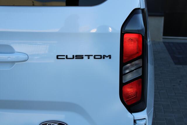 Ford TRANSIT CUSTOM 320 2.0 TDCI L2H1 Limited DC 170pk - Adaptive Cruise - Navi - 2x Schuifdeur - Verwarmd stuur - 70l tank - 17" LM velgen - Rijklaar