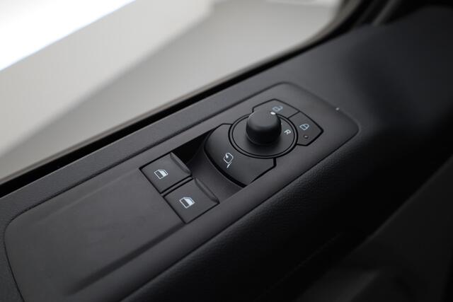 Ford TRANSIT CUSTOM 320 2.0 TDCI L2H1 Trend | Dubb.Cab. | Automaat | Airco | Cruise | Navi | Dakdragers