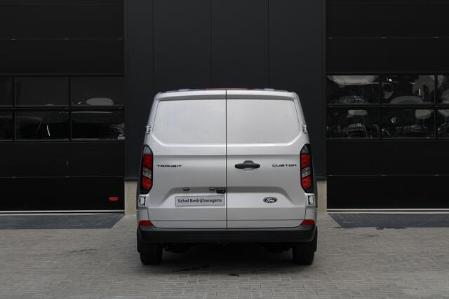 Ford TRANSIT CUSTOM 320 2.0 TDCI L2H1 Trend DC 136pk - 5 zits - Elek Trekhaak - LED - Stoelverwarming - Carplay/Android - Rijklaar