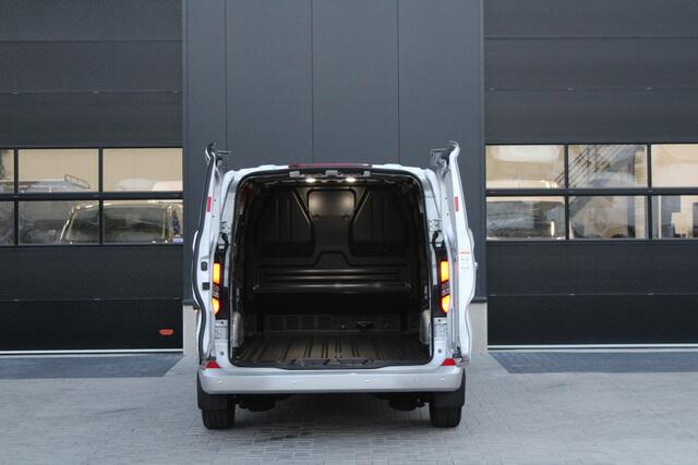 Ford TRANSIT CUSTOM 320 2.0 TDCI L2H1 Limited 170pk - 2x Schuifdeur - Adaptive Cruise - Blind spot - Navigatie - Camera - Draadloos laden - Stoelverwarming - Rijklaar