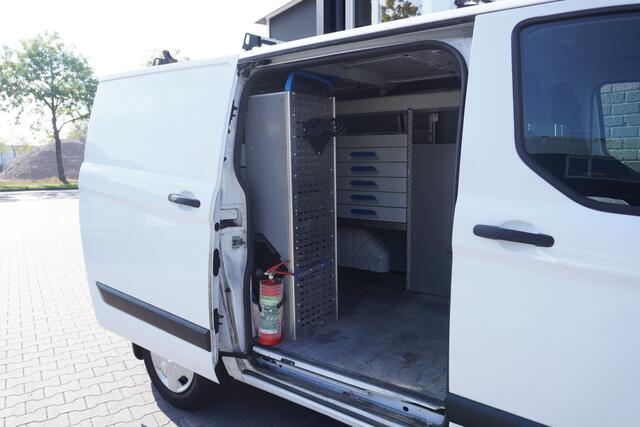 Ford TRANSIT CUSTOM 2.0 TDCI EURO 6 - Airco - Navi - Cruise - Motor loopt niet goed ¤ 6.900,- Excl.