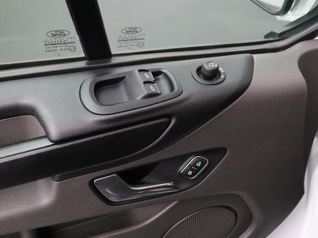 Ford TRANSIT CUSTOM 2.0TDCI Imperiaal | Trekhaak | Multimedia | Camera | 3-Persoons | Airco | Cruise