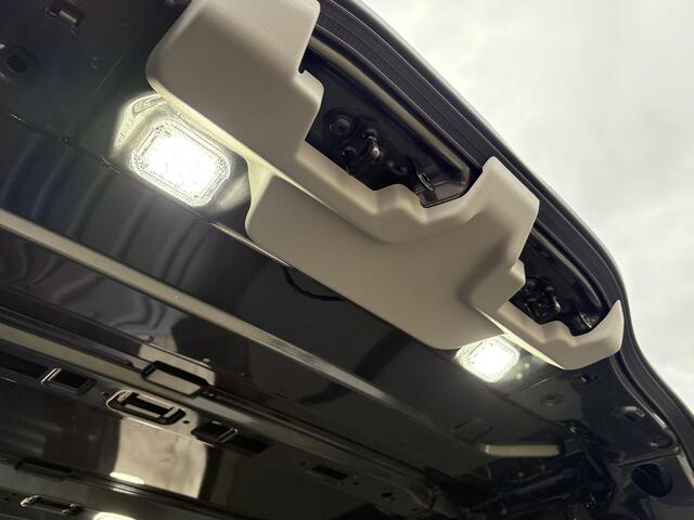 Ford TRANSIT CUSTOM 320 2.0 TDCI L2H1 Limited | SCI |136pk | Trekhaak | Stoel- & Stuurwielverwarming | Navigatie | LM Velgen | Doorschuifluik | Passagiersbank |