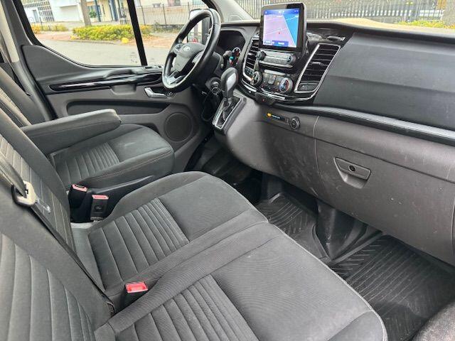Ford TRANSIT CUSTOM 300 2.0 TDCI 130pk L2 H1 Limited Automaat 3persoons Airco/ECC,Navigatie,Camera 1e Eigenaar