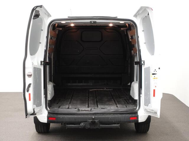 Ford TRANSIT CUSTOM 300 2.0 TDCI L2H1 Trend Automaat Airco Navi Bluetooth 3-Zits Camera Trekhaak Camera