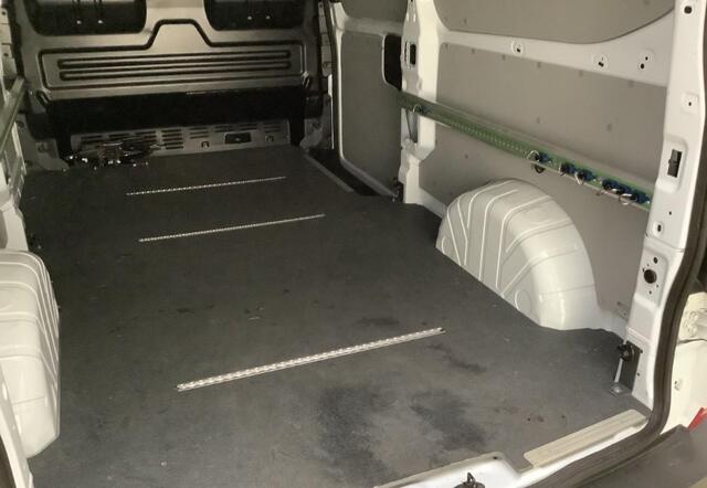 Ford TRANSIT CUSTOM 320 2.0 TDCI L2H1 Trend 136pk | All Weather Banden | Extra grote brandstof tank | Verlengde febrieksgarantie tot 10-2028