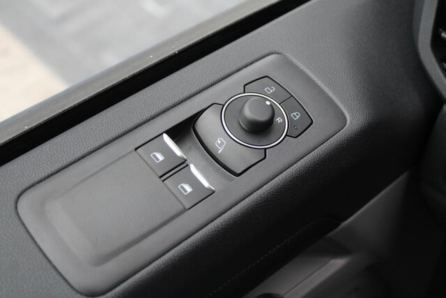 Ford TRANSIT CUSTOM 320 2.0 TDCI L2H1 Limited 170pk - 2x Schuifdeur - ACC - Blind spot - Navigatie - Camera - Draadloos laden - Stoelverwarming - Rijklaar