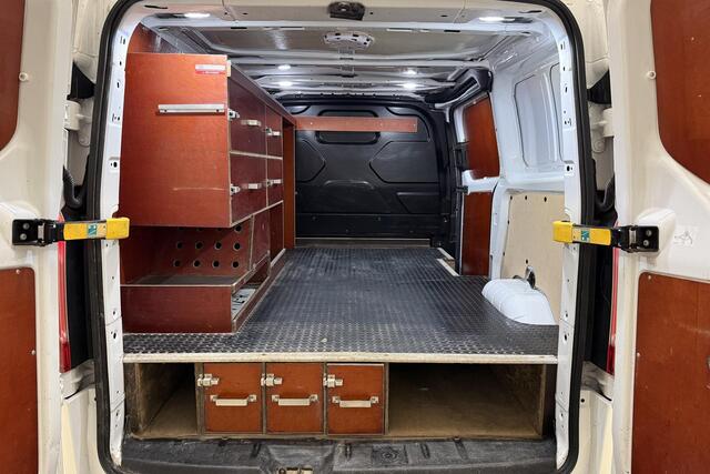 Ford TRANSIT CUSTOM 280 2.0 TDCI L1H1 Trend | Achteruitrijcamera | Navigatie | Trekhaak | Laadruimte afwerking | 3 zitplaatsen | Airco | Dodehoek detectie | Parkpilot