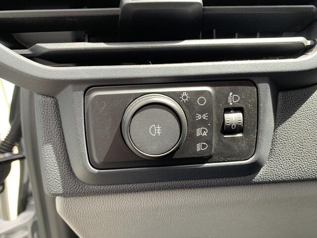 Ford TRANSIT CUSTOM 280 L1H1 Bestelauto Trend E6.2 81 kW / 110 pk | Handgeschakeld | App Connect