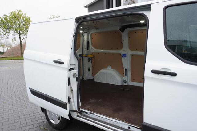 Ford TRANSIT CUSTOM 2.0 TDCI 130PK - EURO 6 - Airco - Navi - Cruise - ¤14.900,- Excl.