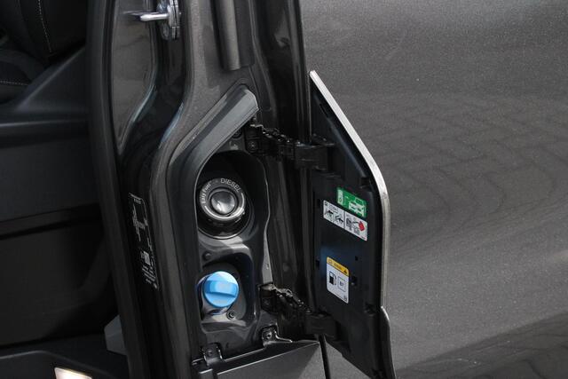 Ford TRANSIT CUSTOM 320 2.0 TDCI L2H1 Limited ZUID | 136pk | Trekhaak | Verwarmbare passagiersstoel (8-weg verstelbaar) | Programmeerbare voertuig interface | Navigatie systeem | Handmatig regeneratie roetfilter |