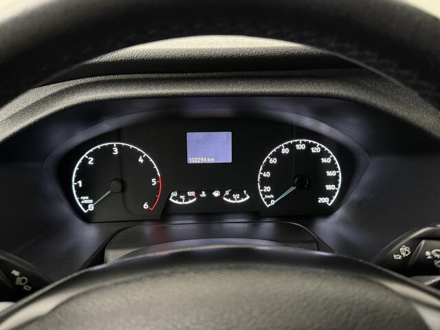 Ford TRANSIT CUSTOM 2.0TDCI Business | Dakdraagsysteem | Trekhaak 2500 Kg | Airco | Cruise | 3-Persoons | Betimmering