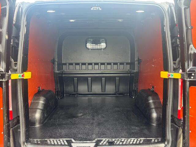 Ford TRANSIT CUSTOM 300 2.0TDCI L2H1 Dubbelcabine Automaat Airco Navi Trekhaak 170PK