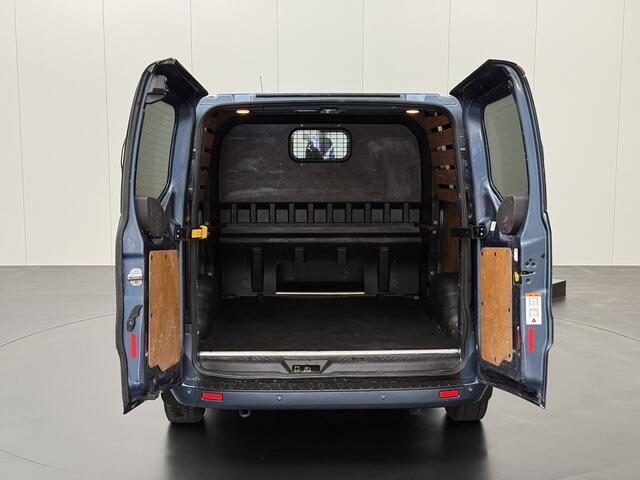 Ford TRANSIT CUSTOM 2.0TDCI 130PK Limited Dubbele Cabine | 2xSchuifdeur | Navigatie | Camera | Betimmering | Airco | Cruise