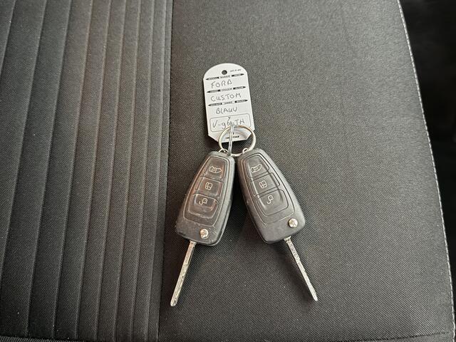 Ford TRANSIT CUSTOM 2.0TDCI 130PK Limited Dubbele Cabine | 2xSchuifdeur | Navigatie | Camera | Betimmering | Airco | Cruise