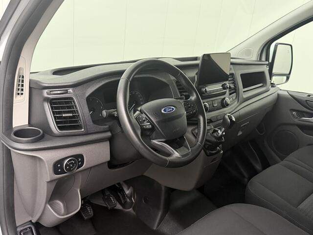 Ford TRANSIT CUSTOM 2.0TDCI 130PK Dubbele Cabine | Navigatie | Camera | 6-Peroons | Trekhaak | Dakdragers