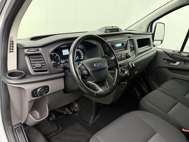 Ford TRANSIT CUSTOM 2.0TDCi 130PK Lang Achterdeuren | Airco | Cruise | 3-Persoons | Betimmering