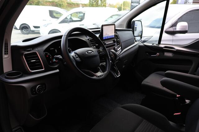 Ford TRANSIT CUSTOM 300 2.0 TDCI L2H1 170 PK Limited DC | CarPlay | Camera | Navigatie | L+R Schuifdeur | Stoelverwarming | Trekhaak | DAB | PDC V+A | MF Stuur | Dubbel Cabine | 5-Zitter | Nieuwe APK | Dealer onderhouden