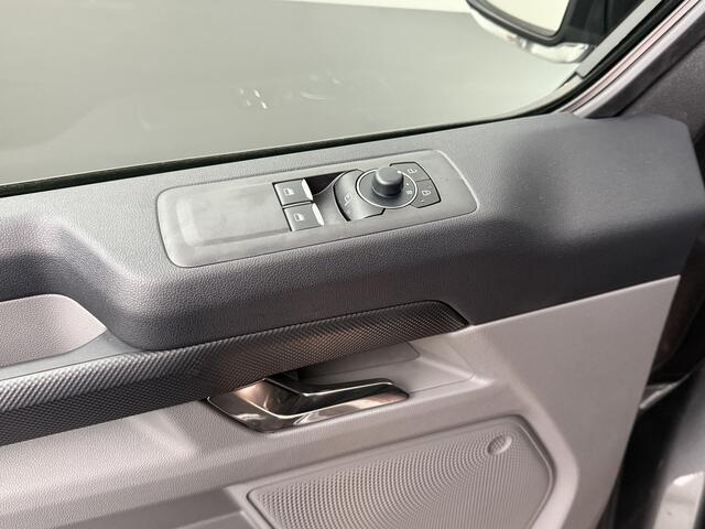 Ford TRANSIT CUSTOM 2.5 PHEV Automaat Lang Limited Kombi | 9-Persoons Prijs incl BPM en excl btw | Navigatie | Camera | Airco | Privacy Glass | Trekhaak