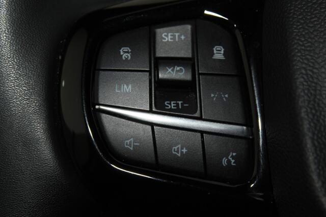 Ford TRANSIT CUSTOM 320 2.0-136 pk TDCI L1H1 Trend. Fabrieksgarantie tot 10-2028 ! Volledige fotoreportage volgt z.s.m. Adapt. Cruise Cntrl, Navigatie, Camera, PDC V+A, Apple Carplay/Android auto, LED verl., Laadruimte bekleed, Bijrijdersbank, Spiegel-, stoel en voorraamverw