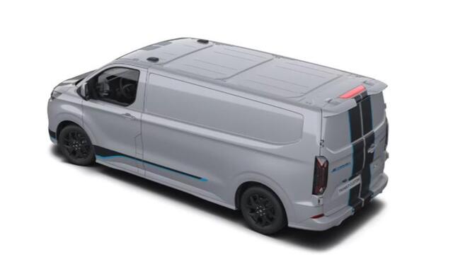 Ford TRANSIT CUSTOM E-Transit 320 L2H1 Sport 65 kWh 218pk | Ford Voorraad | Dubbele zijschuifdeur | Grote middenconsole | Trekhaakvoorbereiding | Centrale dubbele vergrendeling | 19 inch lichtmetalen Sport velgen | Driver Assistance Pack Premium | Verwarmbaar stuurwiel | 2 A