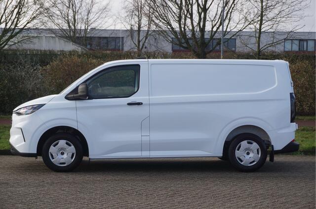 Ford TRANSIT CUSTOM 300S 136PK Trend BPM VRIJ 13" Scherm Apple CP / Android A. Camera!! NR. J884*