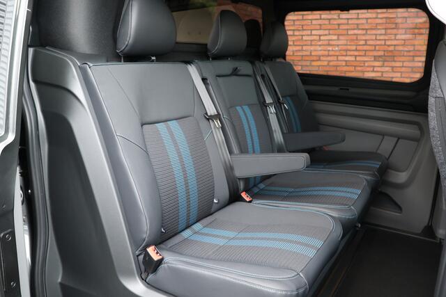 Ford TRANSIT CUSTOM 320 2.5 PHEV Sport DC | Dubbel Cabine | Plug in Hybride | ACC | Blind Spot | Navigatie | CarPlay | 360 Camera | Stoelverwarming | Stuurwielverwarming | Lane Assist | L+R Schuifdeur