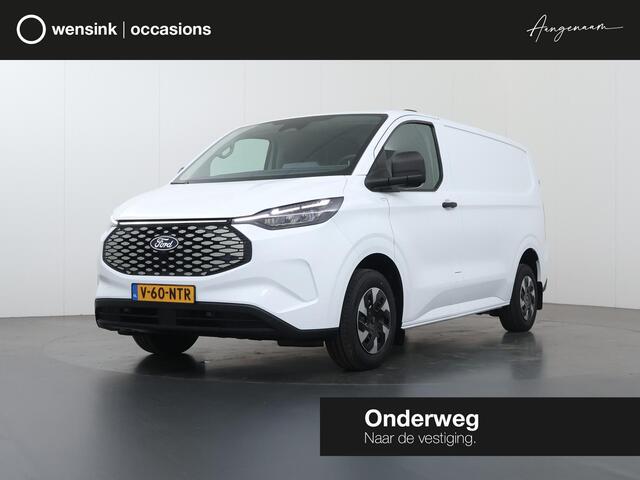 Ford TRANSIT CUSTOM E-Transit 320 | L1 H1 | TREND | 65 kWh | 328 KM RANGE | CLIMATE CONTROL | CARPLAY / ANDROID AUTO | STOELVERWARMING | SPIEGEL VERWARMING | ACHTERUITRIJCAMERA | VOORRUITVERWARMING | LAADRUIMTE PAKKET | VOORBEREIDING 2300 KG TREKHAAK