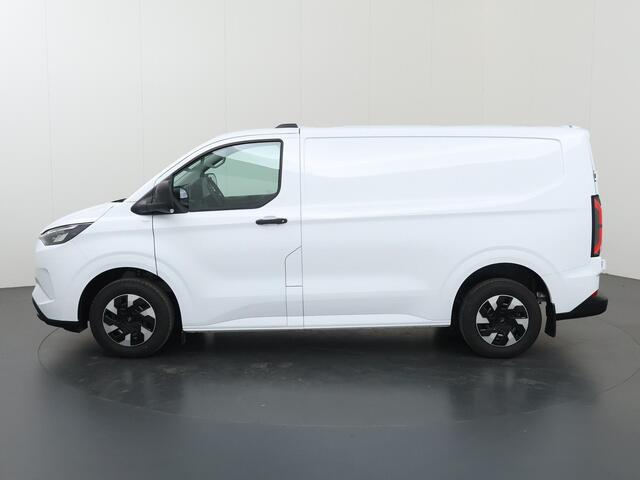 Ford TRANSIT CUSTOM E-Transit 320 | L1 H1 | TREND | 65 kWh | 328 KM RANGE | CLIMATE CONTROL | CARPLAY / ANDROID AUTO | STOELVERWARMING | SPIEGEL VERWARMING | ACHTERUITRIJCAMERA | VOORRUITVERWARMING | LAADRUIMTE PAKKET | VOORBEREIDING 2300 KG TREKHAAK