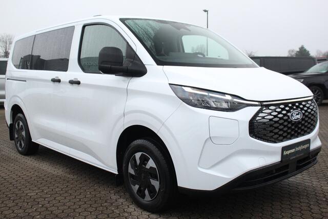 Ford TRANSIT CUSTOM E-Transit 320 L1H1 Kombi | 9 persoons | Trend | 65kWh | 160kW/218pk | Trekgewicht 2300kg | Camera | Carplay/Android | Cruise | Lease 806,- p/m