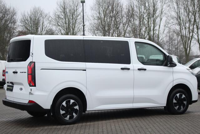 Ford TRANSIT CUSTOM E-Transit 320 L1H1 Kombi | 9 persoons | Trend | 65kWh | 160kW/218pk | Trekgewicht 2300kg | Camera | Carplay/Android | Cruise | Lease 806,- p/m