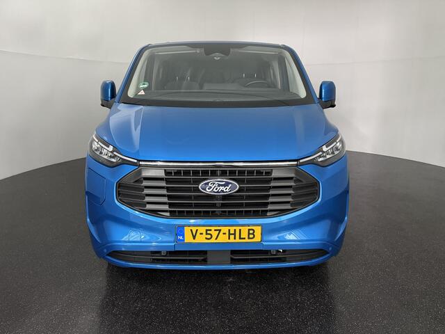 Ford TRANSIT CUSTOM 320 2.5 PHEV L2H1 Limited DC met o.a. een 360 graden camera, Parkeersensoren voor en achter, Dodehoekdetectie, Navigatiesysteem en een Trekhaak