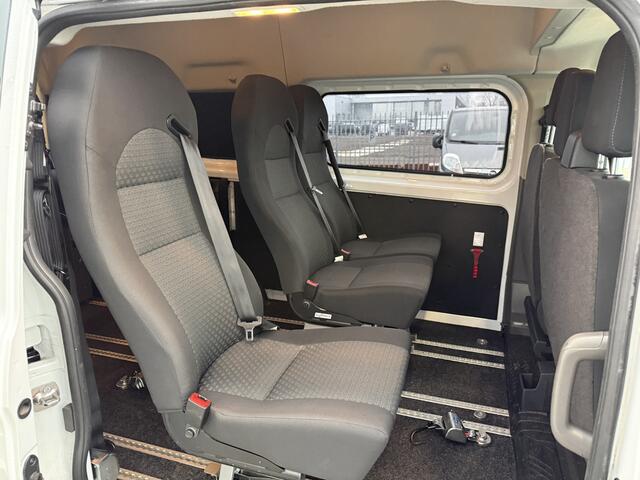 Ford TRANSIT CUSTOM 5+1 of 3+2 Rolstoelbus 320 2.0 TDCI L2H2 Trend (Zeer nette en ruime rolstoelbus met lift!)