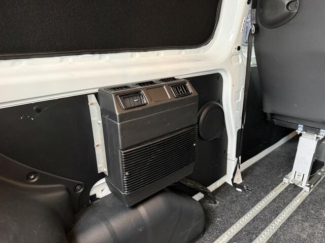 Ford TRANSIT CUSTOM 5+1 of 3+2 Rolstoelbus 320 2.0 TDCI L2H2 Trend (Zeer nette en ruime rolstoelbus met lift!)