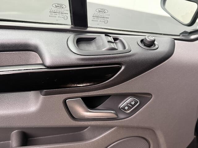 Ford TRANSIT CUSTOM 2.0TDCI 170PK Dubbele Cabine Limited | 2xSchuifdeur | Navigatie | Camera | Trekhaak | Airco | Cruise