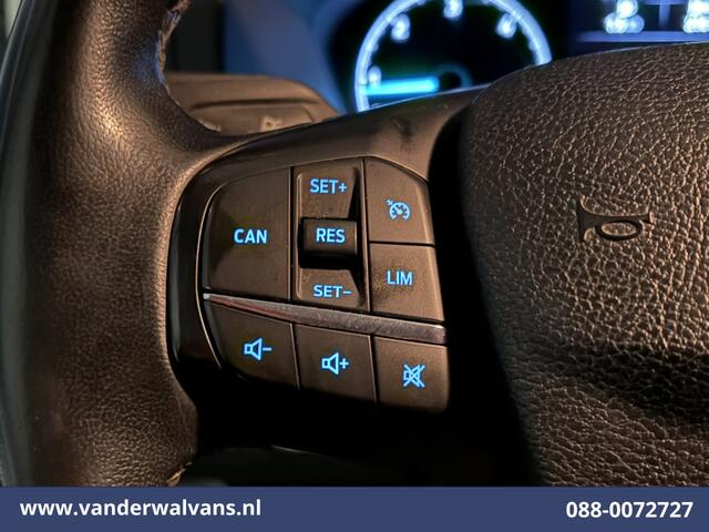 Ford TRANSIT CUSTOM 2.0 TDCI 131pk L2H1 Euro6 Airco | Imperiaal | Camera | Navigatie | 2800kg Trekhaak | LED Apple Carplay, Cruisecontrol, Stoelverwarming, Verwarmde voorruit, Leder, LM velgen, Parkeersensoren, Bijrijdersbank