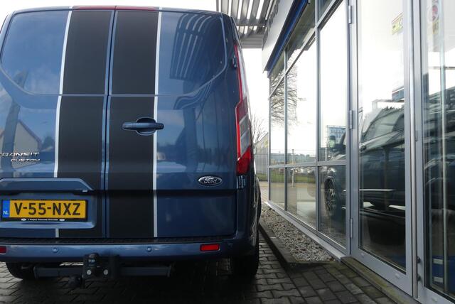 Ford TRANSIT CUSTOM 320 2.0 TDCI L2H1 Sport 5p., TREKHAAK (2.550KG), DUBBELE SCHUIFDEUR, WINTER PACK, CRUISE, AIRCO, CAMERA, PDC V&A, APPLE CARPLAY/ANDROID AUTO, BI-XENON, LANE ASSIST, DAB, 47.576KM