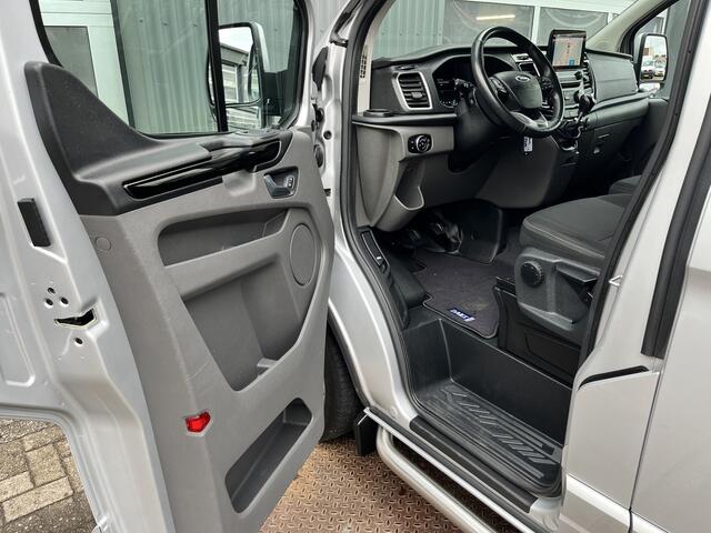 Ford TRANSIT CUSTOM 300 2.0 TDCI L2H1 Limited Airco Cruise control Trekhaak 2800kg trekgewicht 3-Persoons Stoelverwarming Telefoonverbinding Achterruitrij camera Parkeersensoren voor en achter Schuifdeur Euro 6