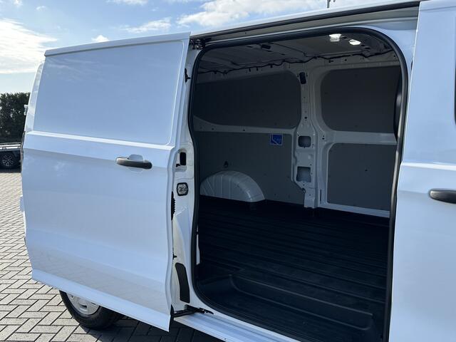 Ford TRANSIT CUSTOM 2.0 TDCI 136 PK TREND / L2H1 / 46.765 KM !! / 2.800 KG AHG / CAMERA / CRUISE / 3 ZITS / AIRCO / CARPLAY
