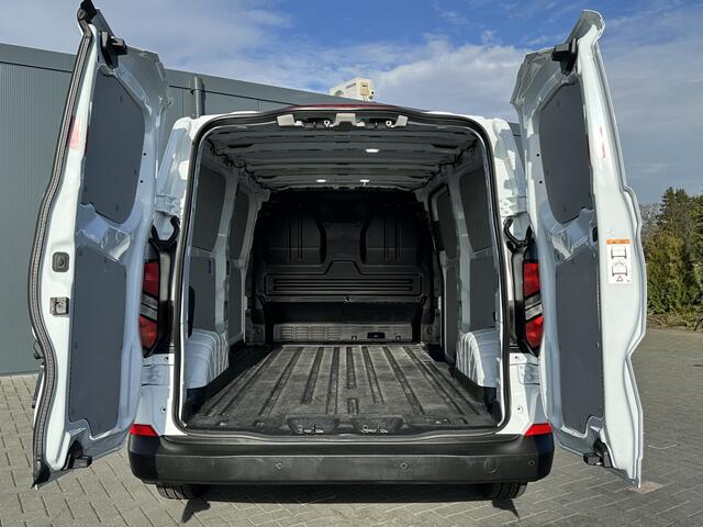 Ford TRANSIT CUSTOM 2.0 TDCI 136 PK TREND / L2H1 / 41.870 KM !! / 2.800 KG AHG / CAMERA / CRUISE / 3 ZITS / AIRCO / CARPLAY