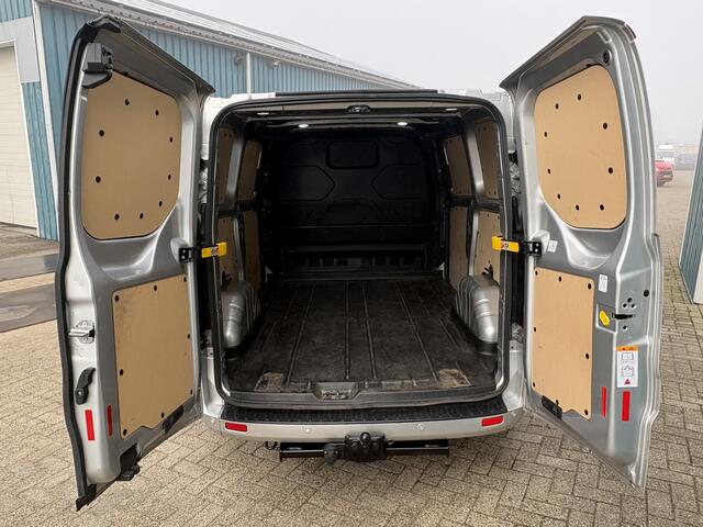 Ford TRANSIT CUSTOM 300 2.0 130Pk TDCI L1H1 Limited / Cruise / Airco / 2x SCHUIFDEUR / Navi / Trekhaak / Apk t/m 19-09-2026