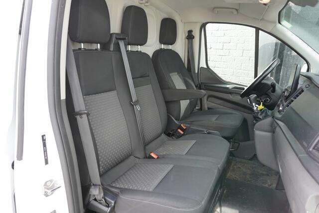 Ford TRANSIT CUSTOM 2.0 TDCI 130PK EURO 6 - Airco - Cruise - Camera - ¤ 15.900,- Excl.