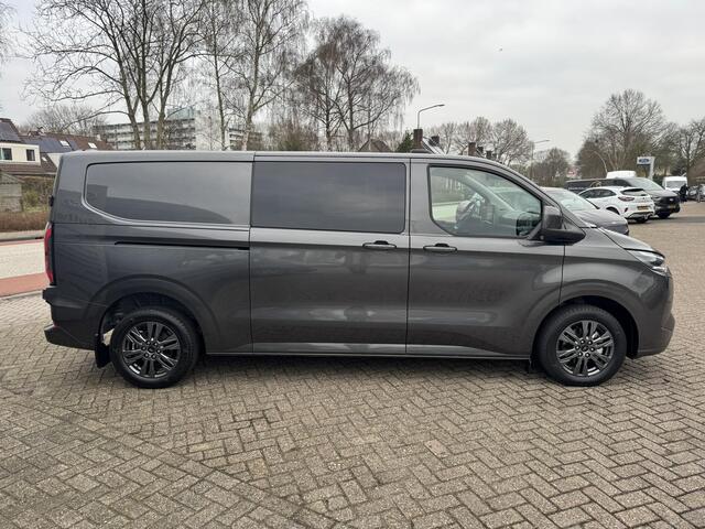 Ford TRANSIT CUSTOM 320 2.5 PHEV L2H1 Limited DC | Dubbele cabine | Adaptive Cruise Control | Groot middenconsole | 8-weg verstelbare & verwarmbare passagiersstoel | 13 polige trekhaak | 17 inch lichtmetalen velgen | Verwarmbaar stuurwiel | Draadloos opladen | Adaptieve LED