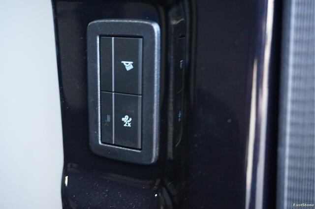 Ford TRANSIT CUSTOM 300S 150PK Limited BPM VRIJ!! Navi, Cam, Adap. Cruise, 17" LM, Trekhaak!! NR. A181