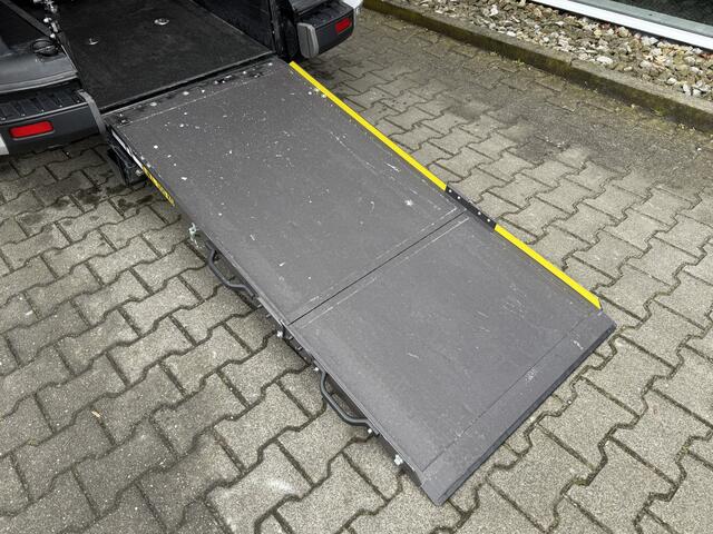 Ford TRANSIT CUSTOM 5+1 Rolstoelbus 320 2.0 TDCI L2H1 Trend (Mooie complete bus met bodemverlaging!)