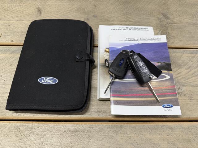 Ford TRANSIT CUSTOM 290 2.0 TDCI L2H1 Limited / 130 PK / Camera / Trekhaak